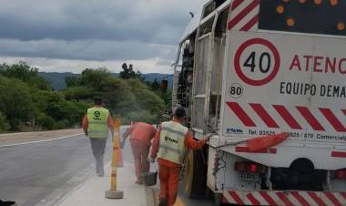 Seguridad vial: Córdoba pone en valor señales de tránsito en 5.600 kilómetros de rutas provinciales