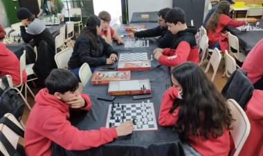 El ajedrez educativo gana terreno en las escuelas de Córdoba