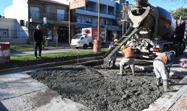 Continúa el plan de bacheo y finaliza la intervención sobre un sector de avenida del Libertador Norte