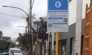 San Francisco renueva la cartelería del Estacionamiento Medido con códigos QR para mejorar la experiencia