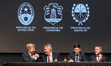 Región Centro: Llaryora traspasó la presidencia y destacó el trabajo conjunto para defender al interior productivo