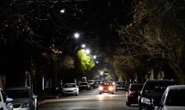 A poco de completarse, el eje Este de la ciudad ya cuenta con alrededor de 4.000 luminarias LED