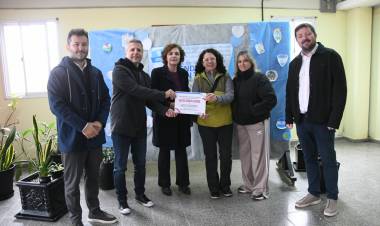 Bernarte supervisó obras del FODEMEEP y entregó un aporte al IPEM N.º 315