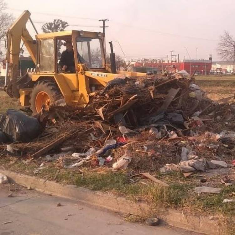El municipio limpia más de 300 minibasurales al mes