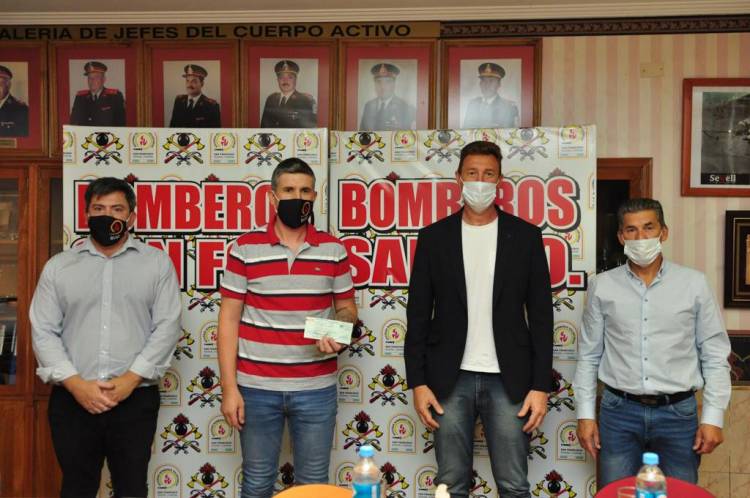 García Aresca entregó subsidio a la Sociedad Bomberos Voluntarios