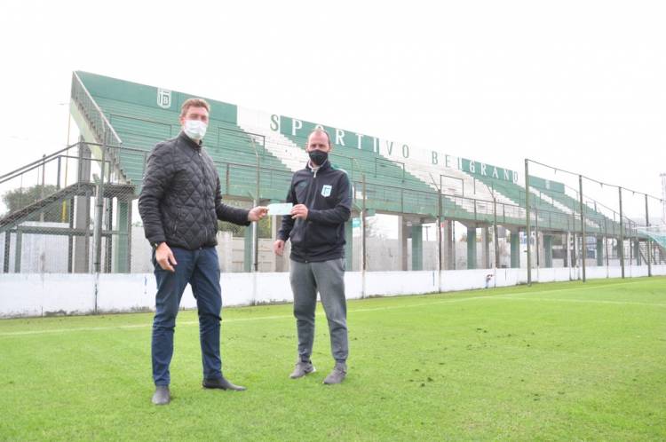 García Aresca entregó ayuda económica a Sportivo Belgrano