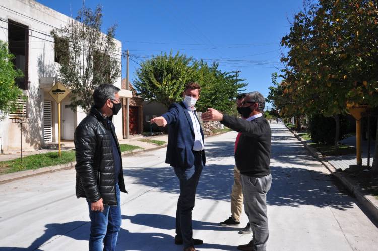 Habilitaron los primeros metros de pavimentación en Barrio Independencia