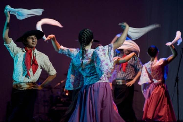 Taller de capacitación gratuito en danzas folklóricas