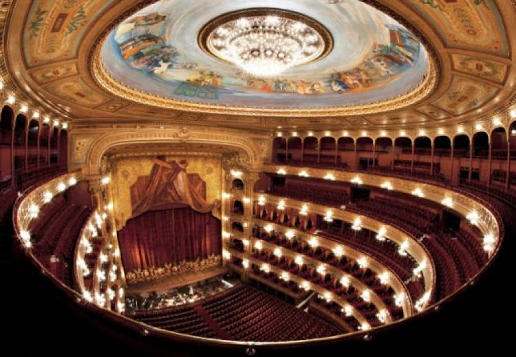 El Teatro Colón celebra aniversario compartiendo sus producciones en formato virtual