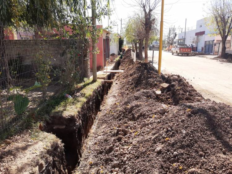 En dos frentes simultáneos avanza la cloaca en La Milka