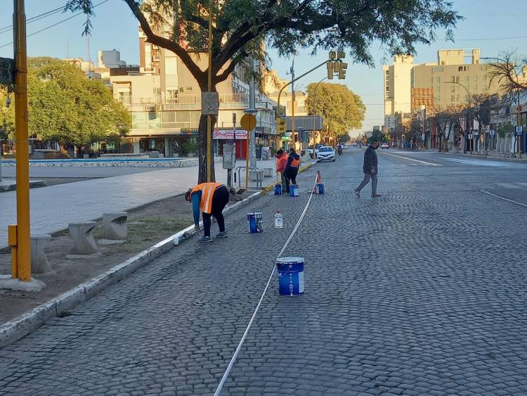 El municipio realiza tareas de demarcación en las principales arterias de la ciudad