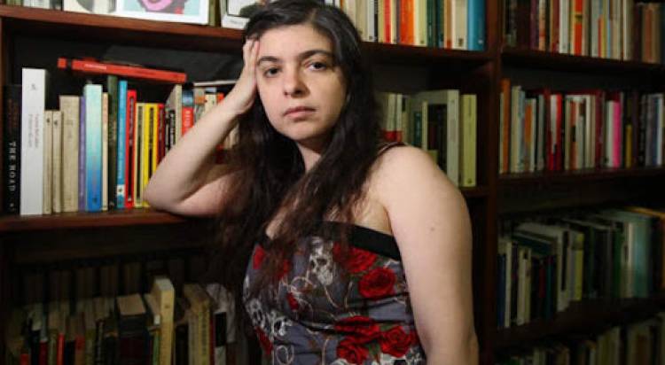 "Los peligros de fumar en la cama" de Mariana Enriquez aspira a otro premio internacional