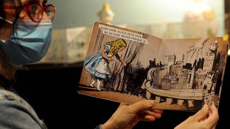 "Alicia en el país de las Maravillas" protagoniza una muestra con 70 ediciones de la obra