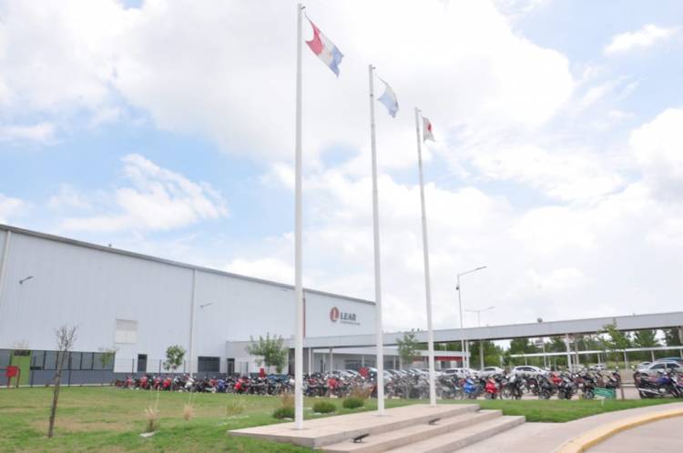 El Intendente visitó la planta de Lear