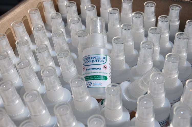 Prevención del Dengue: el Municipio fabrica y entrega repelentes de manera gratuita