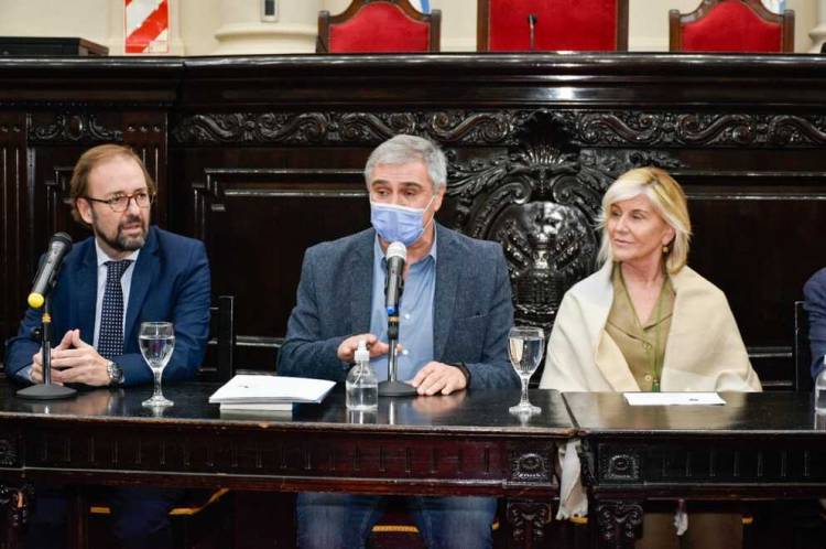 La Provincia y la Fundación Bunge y Born impulsan la capacitación docente en artes
