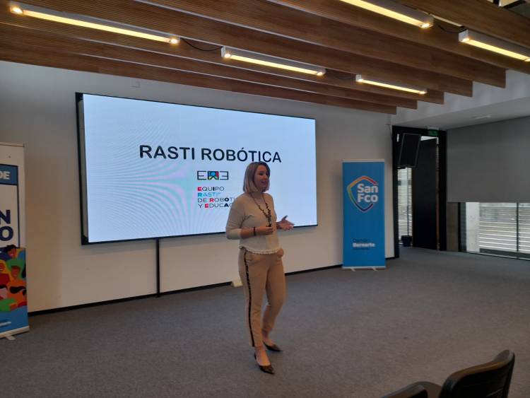 Tuvo lugar importante capacitación en Programación y Robótica