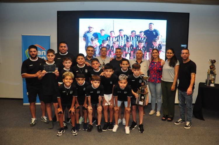 Se entregaron premios a los ganadores del Torneo Clausura de la Liga de Baby Fútbol "Copa Ciudad de San Francisco”