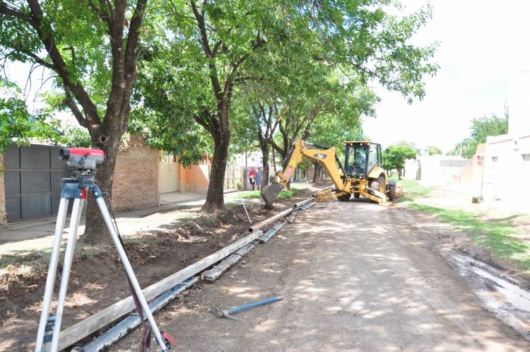 La pavimentación de Av. Antártida Argentina se encuentra su tramo final