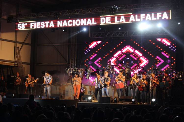 En San Basilio reeditan la Fiesta Nacional de la Alfalfa