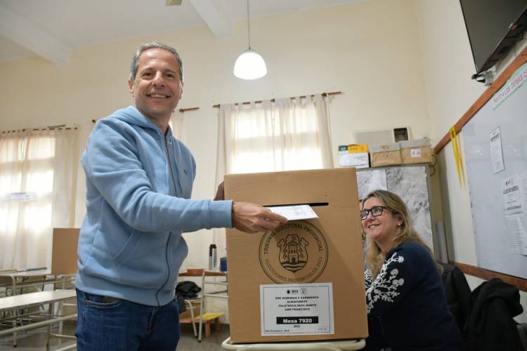 Elecciones municipales 2023: Bernarte emitió su voto y destacó la importancia de la participación ciudadana