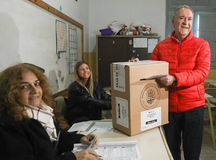 Schiaretti: “El mejor homenaje que le podemos hacer a los 40 años de democracia es ir a votar”