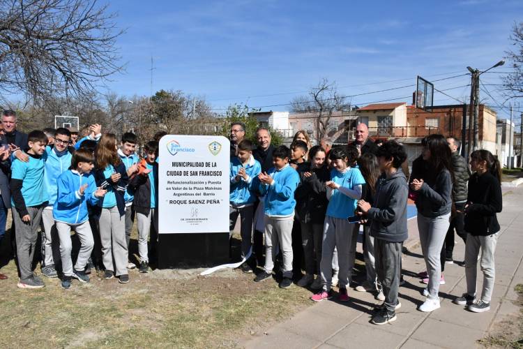 Se inauguró la refuncionalización de la plaza de barrio Roque Sáenz Peña