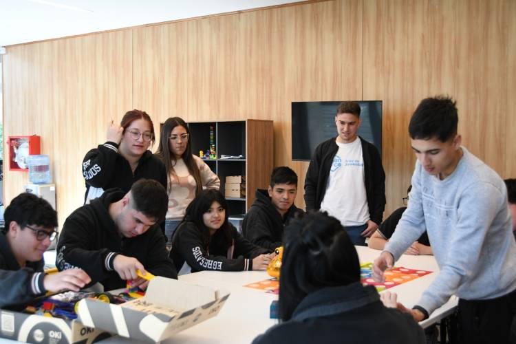 Alumnos de la escuela Proa de Tránsito recorrieron nuestra ciudad como parte del Tour Educativo