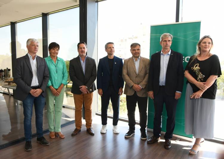 Bernarte recibió a los referentes de las empresas energéticas de la Región Centro
