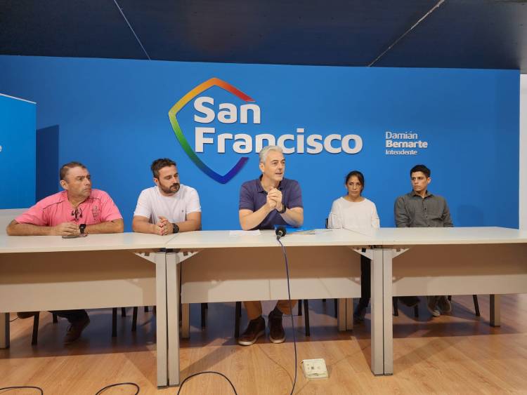 El municipio entregó resoluciones a los vecinos para la conexión al servicio de cloacas 