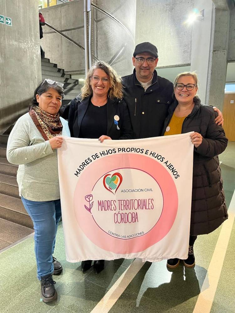 Madres Territoriales participó del III Congreso de Adicciones y Respuestas Comunitarias en Rosario       