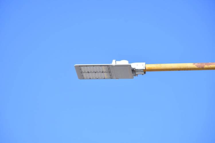 Comenzó la instalación de luces LED en el microcentro sur de la ciudad