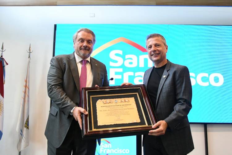 Bernarte distinguió a Abel Sánchez Torres por su contribución al funcionamiento de la Justicia Federal