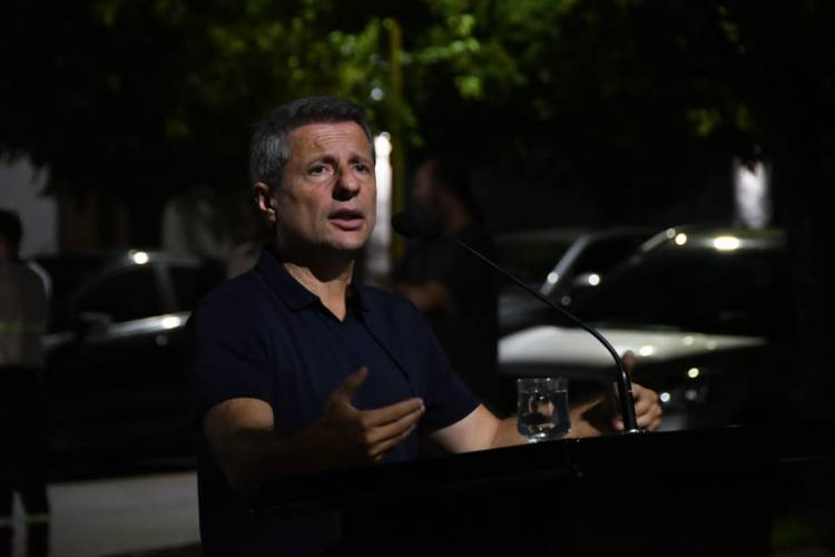 Barrios Chalet y Dos Hermanos sumaron luces LED al alumbrado público