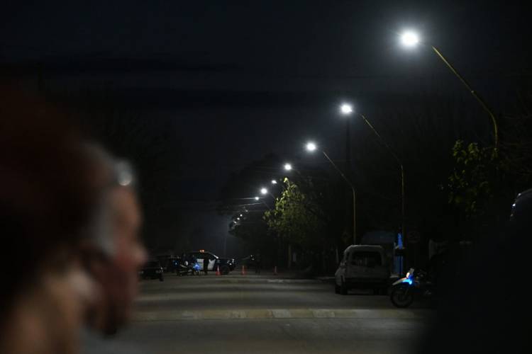 Se ampliaron las luces LED en barrio San Cayetano