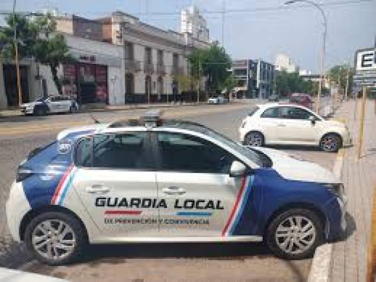 Noche activa para la Guardia Local: motociclista derrapó por maniobras peligrosas y conductor en contra mano con alcoholemia positiva