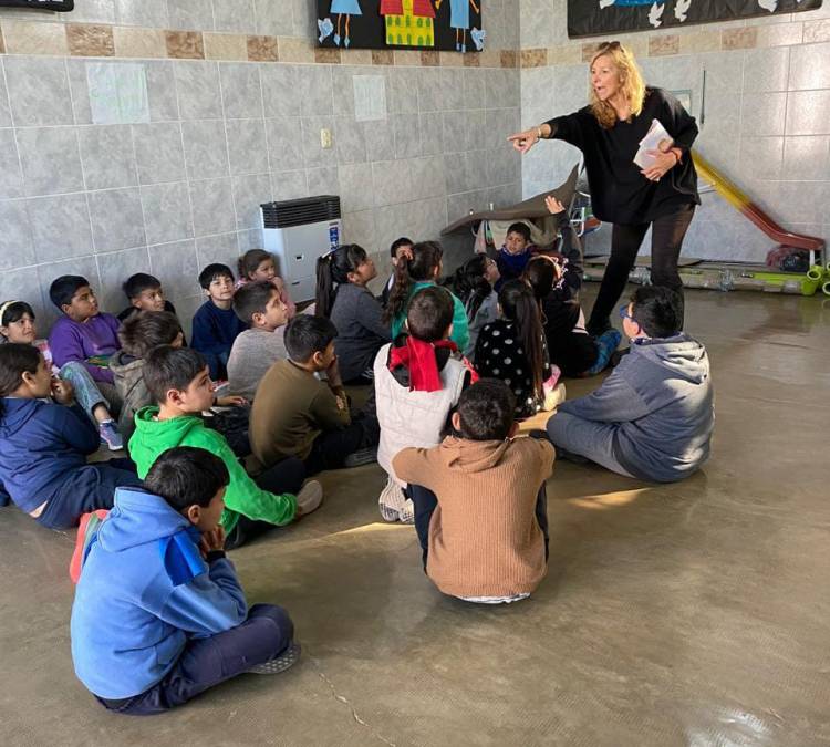 Actividad de la Biblioteca Pedagógica en el Mes de las Infancias