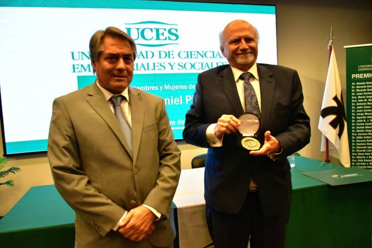 Uces entregó el Premio ‘Justicia 2025’ al doctor Ramón Daniel Pizarro