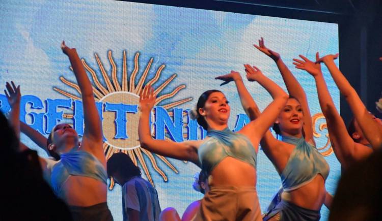 Espectáculos musicales, desfile de autos clásicos y más en la inauguración de la renovación del Centro Cívico y apertura de Libertador