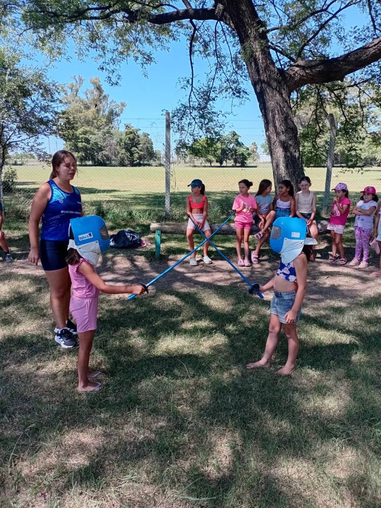 Desde el municipio se impulsa la esgrima en Escuelas de Verano de San Francisco