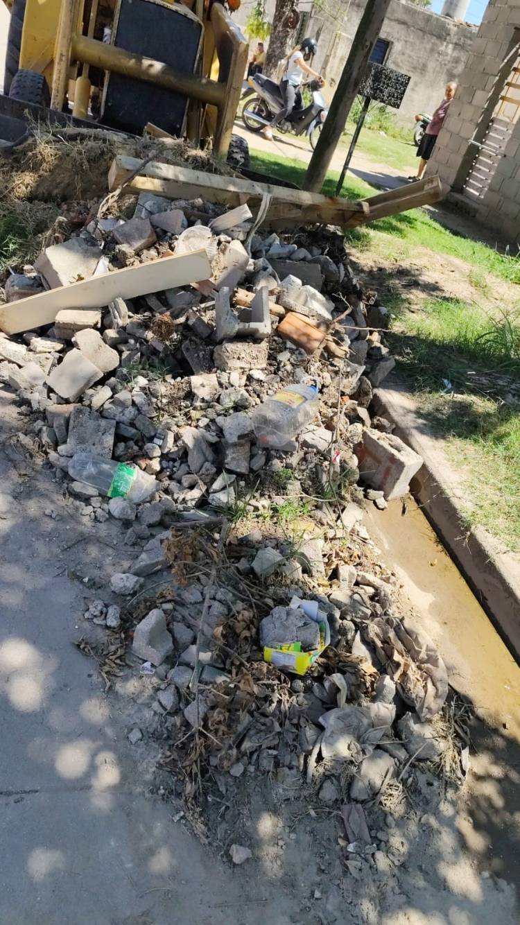 Minibasurales: se cargaron más de 10 camiones con basura en barrios Parque y La Milka