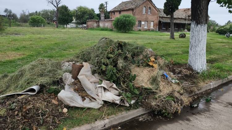 El municipio limpió minibasurales en diferentes puntos de la ciudad