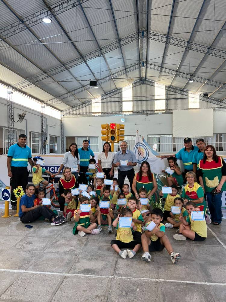 Municipalidad de San Francisco brindó una Jornada de Educación Vial a niños de la Escuela y Jardín “Domingo F. Sarmiento” de El Fortín