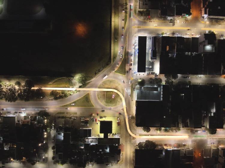 La Bulevarización de 9 de Julio, paso peatonal y bicisenda a nivel y en altura suman tecnología LED