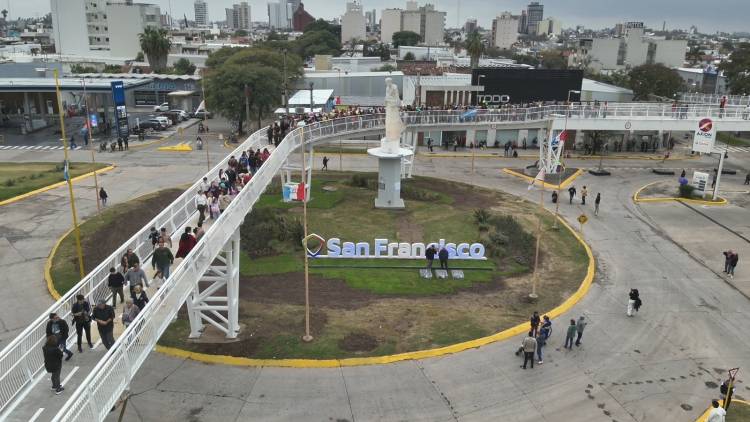 Solo durante el último fin de semana, más de 16 mil personas transitaron por la senda peatonal y bicisenda en altura