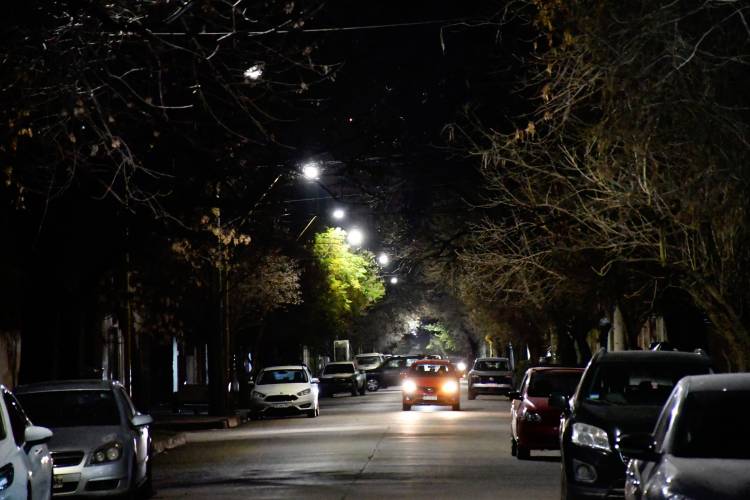 A poco de completarse, el eje Este de la ciudad ya cuenta con alrededor de 4.000 luminarias LED