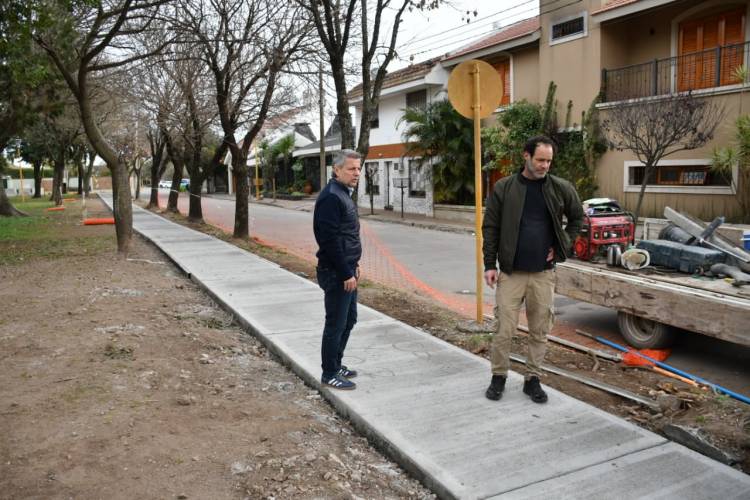 Ciudad inclusiva: municipio continúa con la reparación y construcción de nuevas veredas en espacios verdes